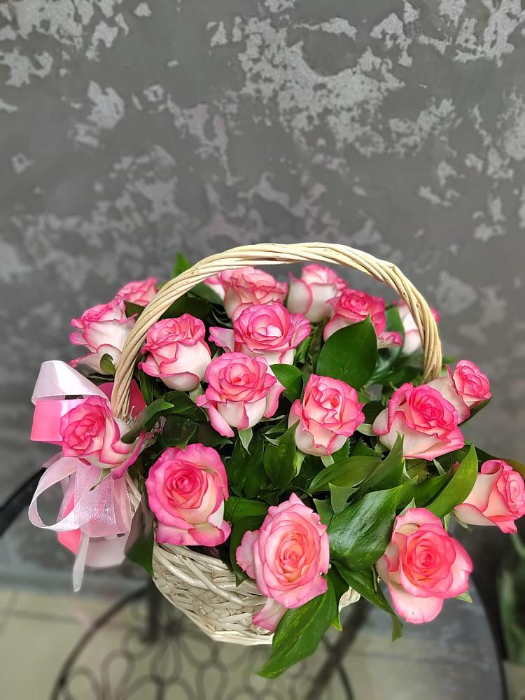 Цветочная композиция из Розы в корзине в Чемодурово