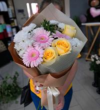 Букет цветов из:  Герберы, Розы и Хризантемы в Чемодурово