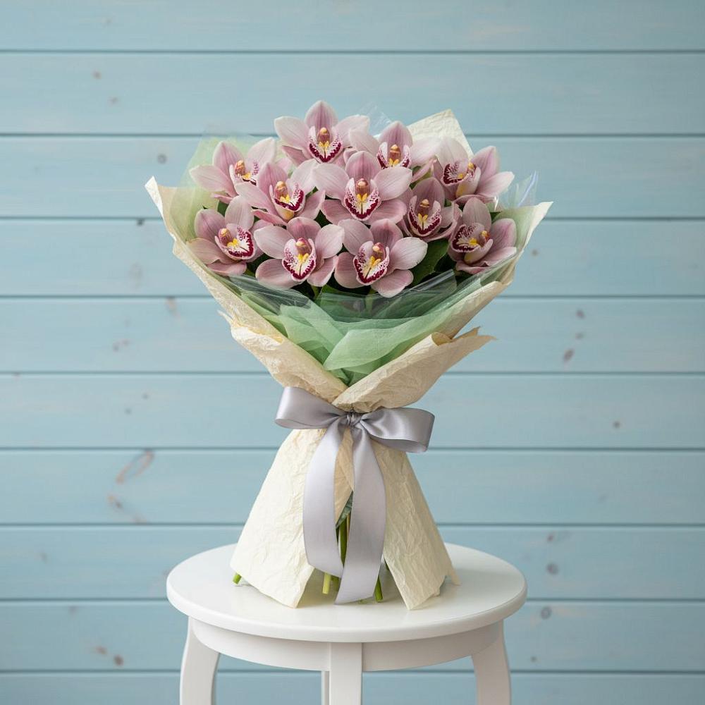 Букет цветов из: Орхидеи и Розы в Чемодурово