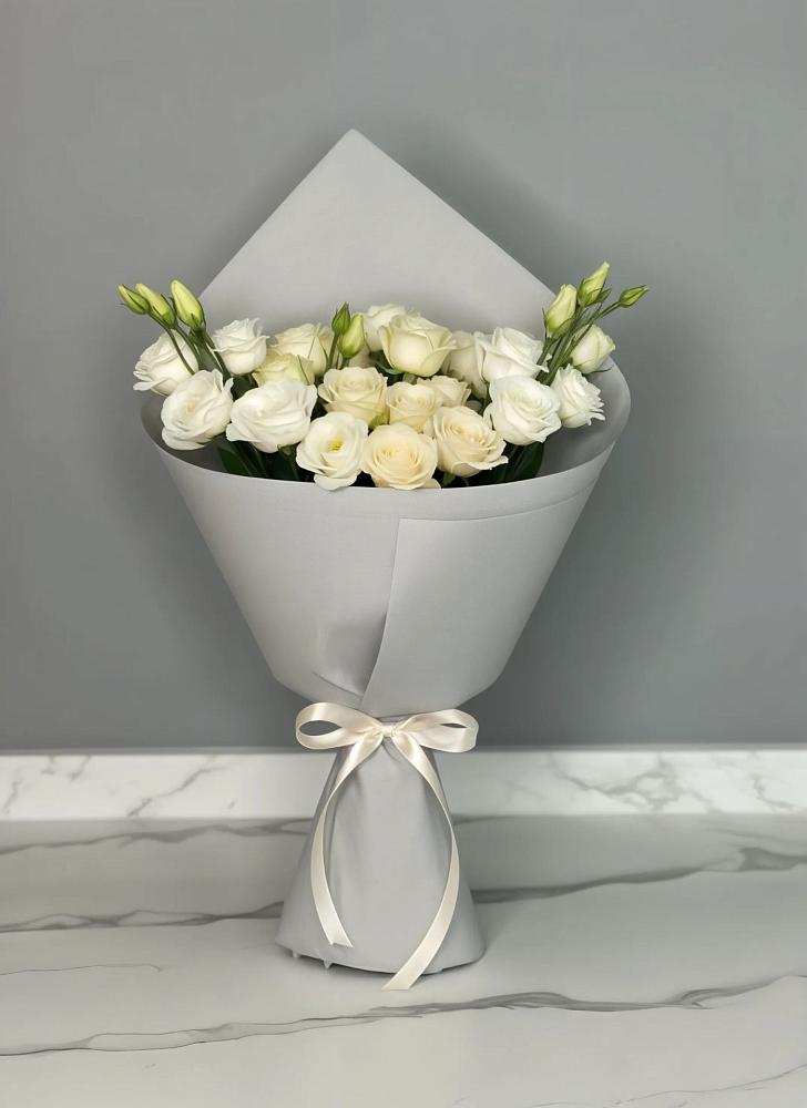 Букет цветов из: Розы и Лизиантусы в Чемодурово