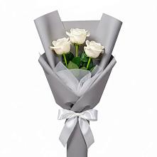 Букет 3 белые розы в Чемодурово