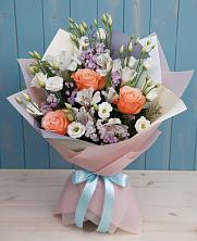 Букет цветов из:  Лизиантусы, Розы, Альстромерии и Гипсофила в Чемодурово