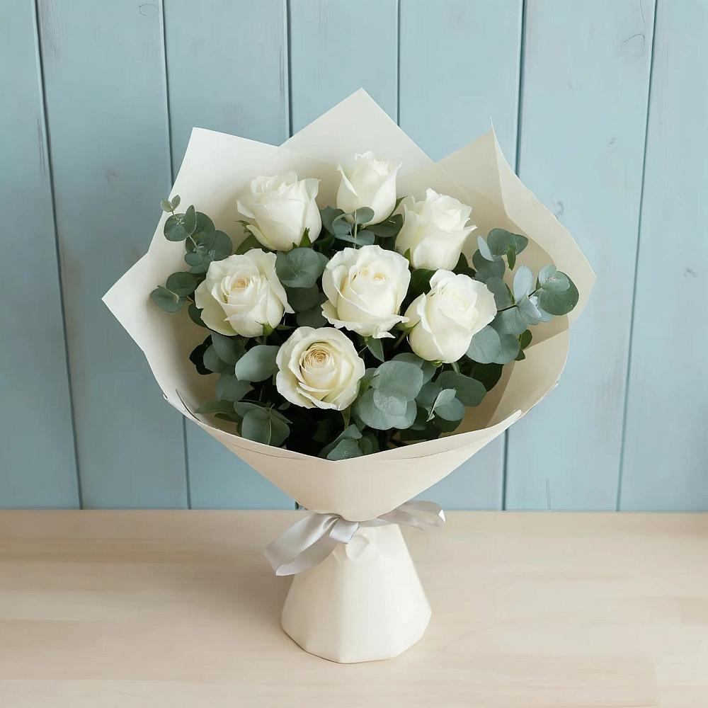Букет Белые розы в Эвкалипте в Чемодурово