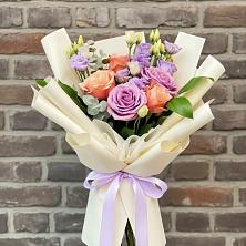 Букет цветов из:  Лизиантусы и Розы в Чемодурово