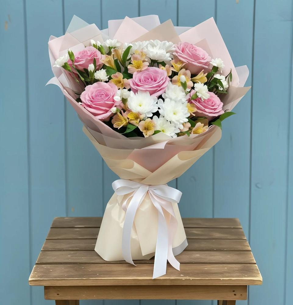 Букет цветов из: Гвоздики, Орхидеи и Розы в Чемодурово