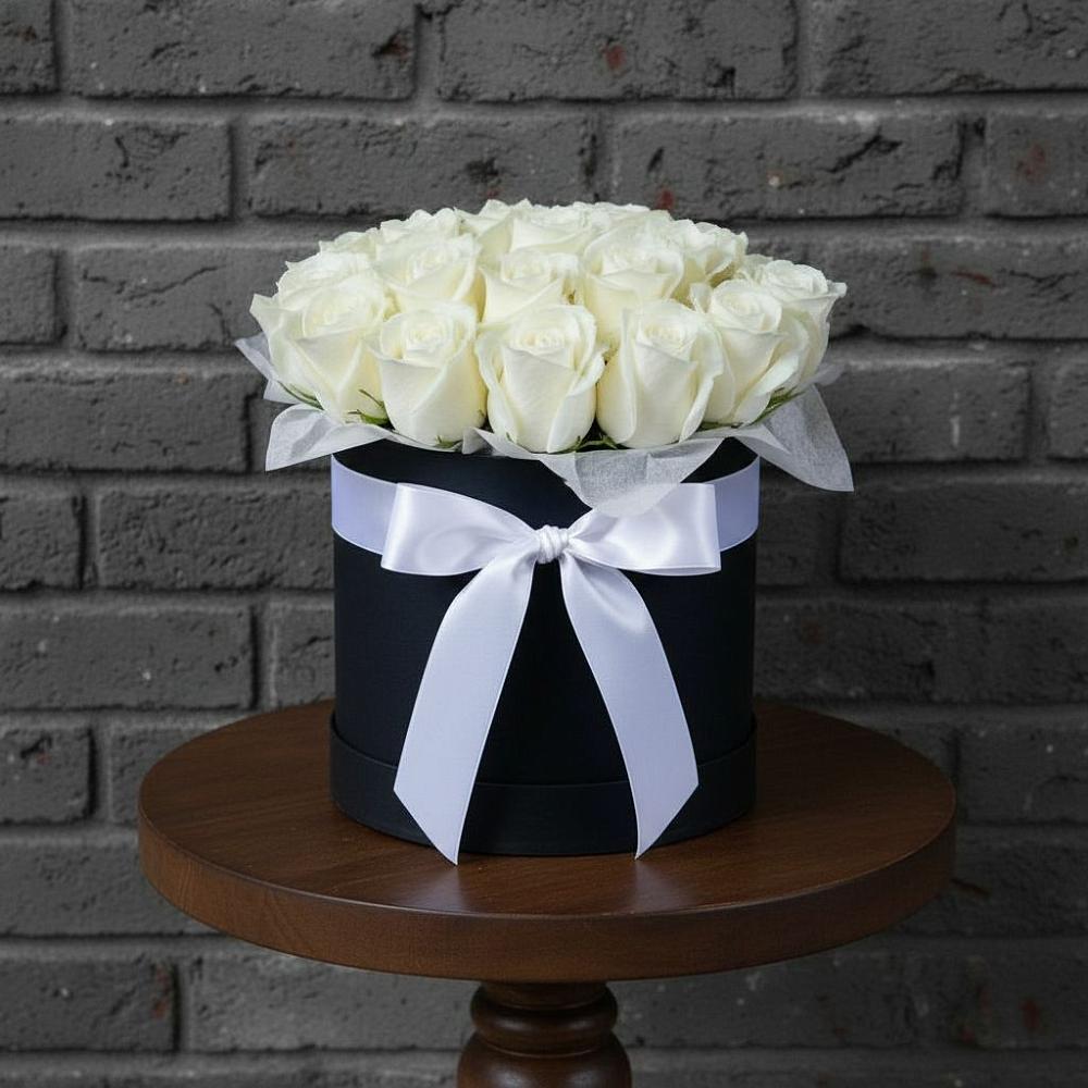 Цветочная композиция из Розы в шляпной коробке в Чемодурово