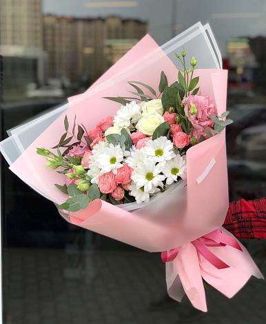 Букет цветов из: Розы, Лизиантусы и Хризантемы в Чемодурово