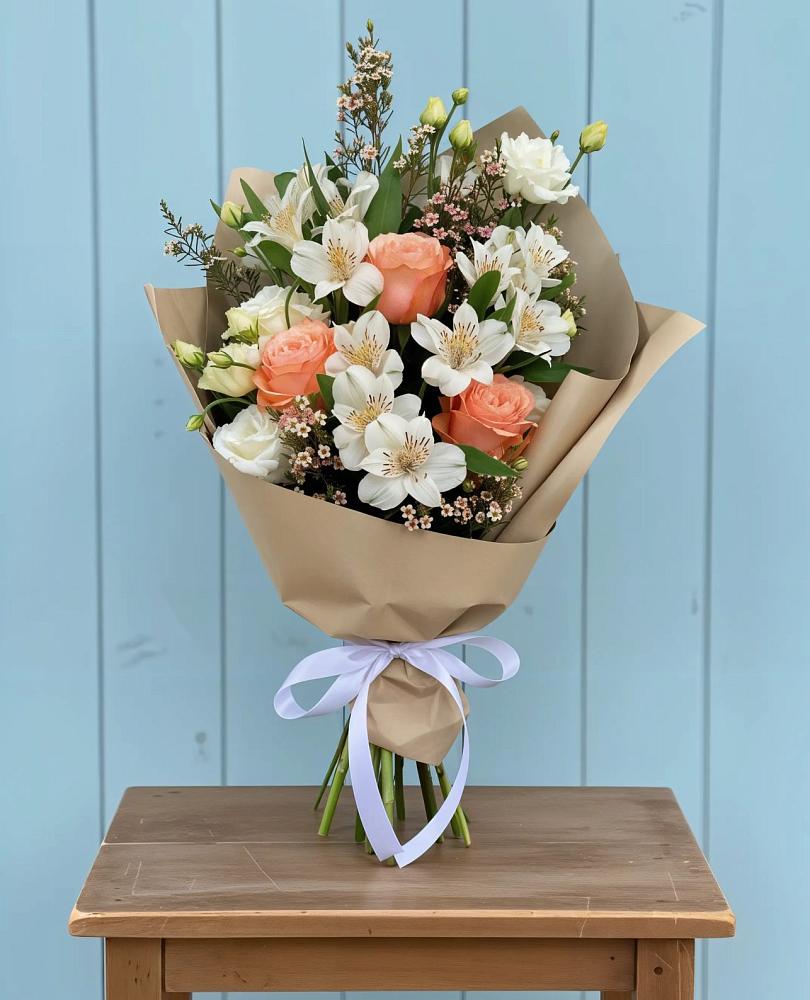 Букет цветов из: Альстромерии, Лизиантусы, Розы и Хризантемы в Чемодурово