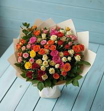 Букет Микс из разноцветных кустовых роз в Чемодурово