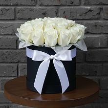 Цветочная композиция из Розы в шляпной коробке в Чемодурово